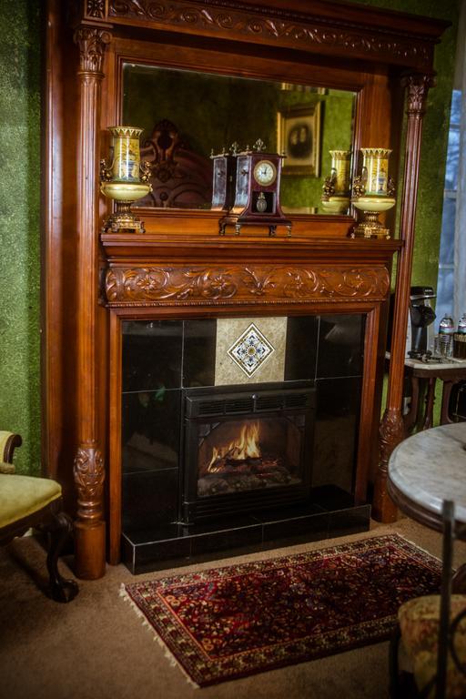 Mosheim Mansion Bed & Breakfast Сегиин Стая снимка